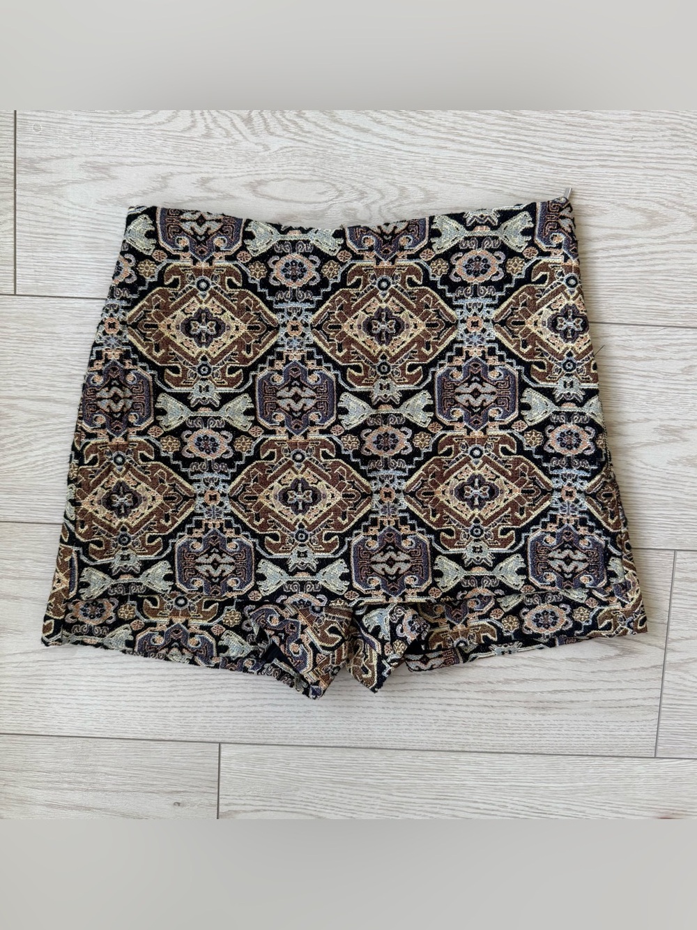 Maje "Ilio" Jacquard Tapestry Skort Womens Size FR 40 Approximately ~29 inches